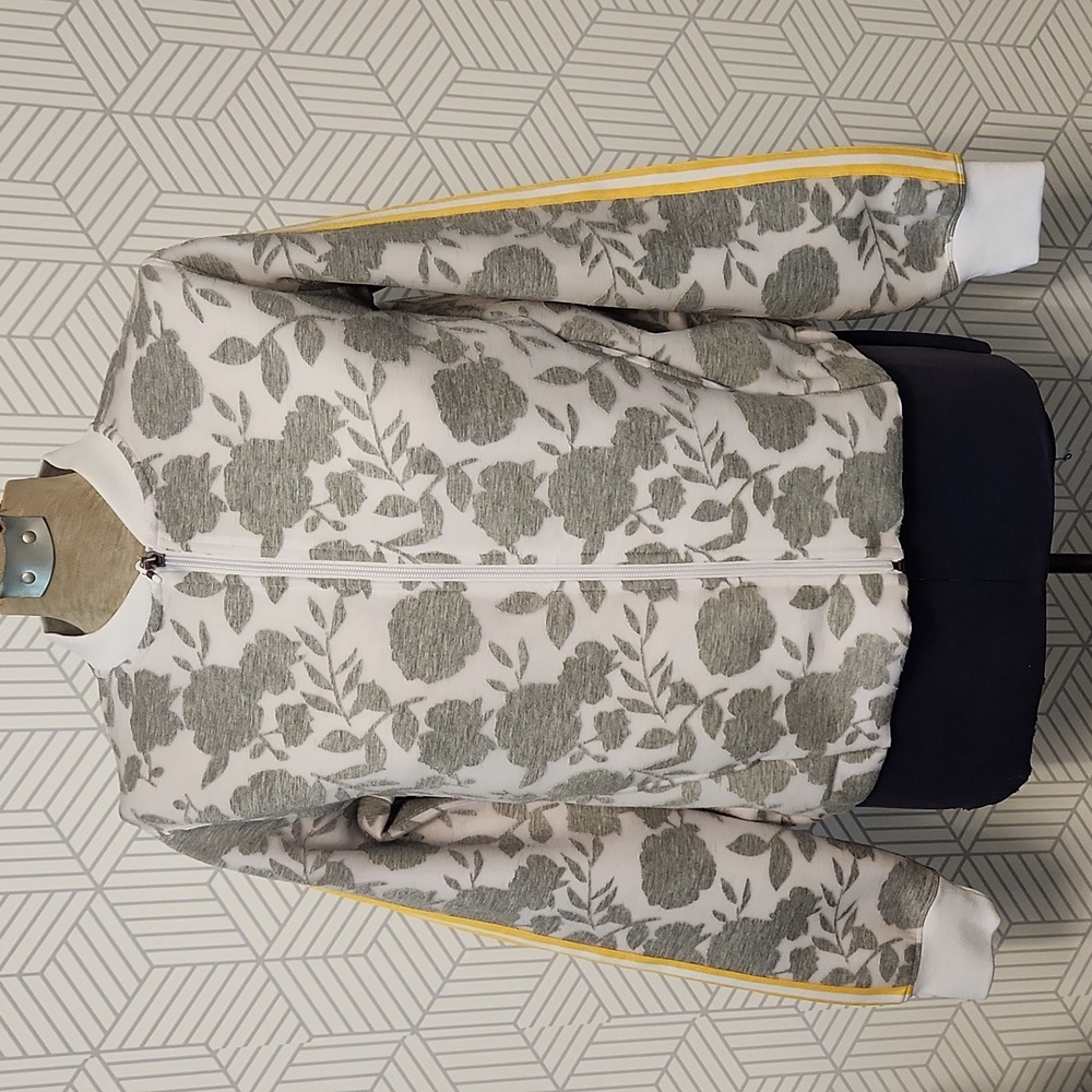 NEW CALIA Gray White Floral Burnout Spacer Jacket Yellow Stripes Size Medium NWT